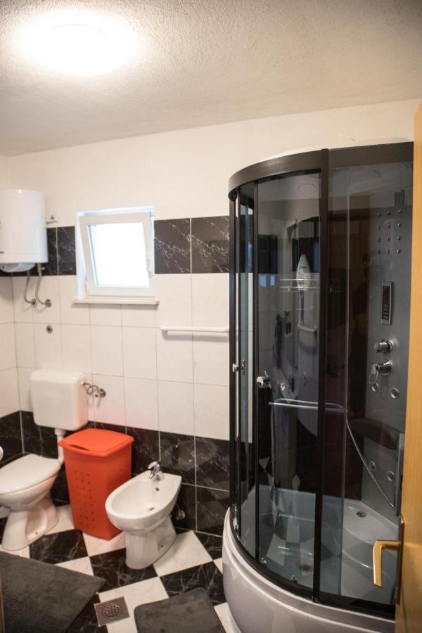 Apartmani M&C Fažana エクステリア 写真