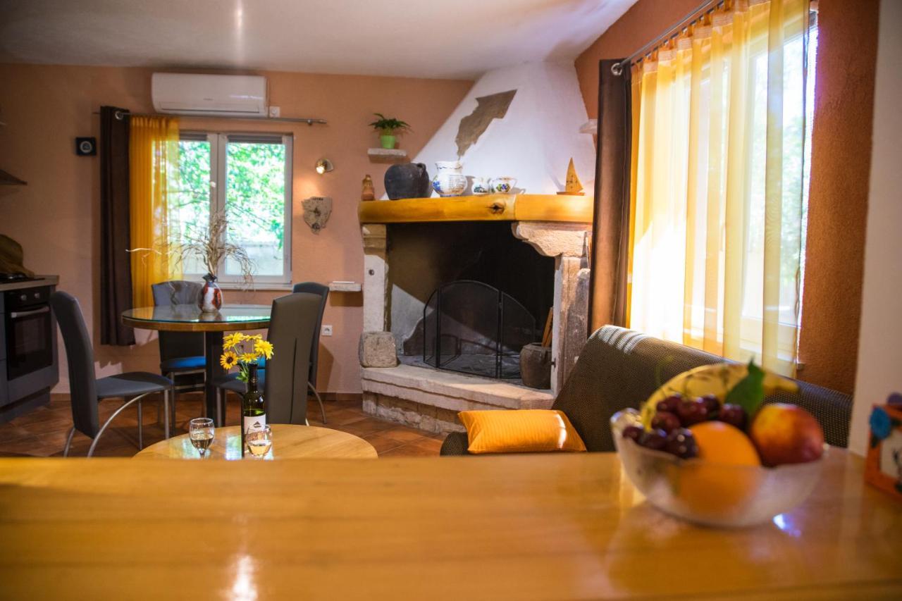 Apartmani M&C Fažana エクステリア 写真